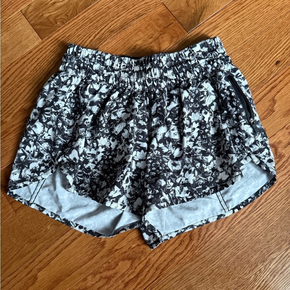 lululemon athletica Women's Tracker Short V - Black and White